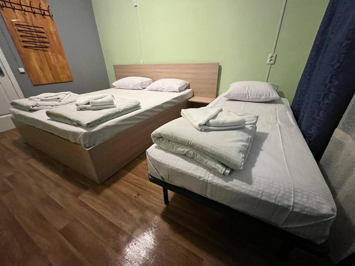Fox Hostel Kiev Esterno foto