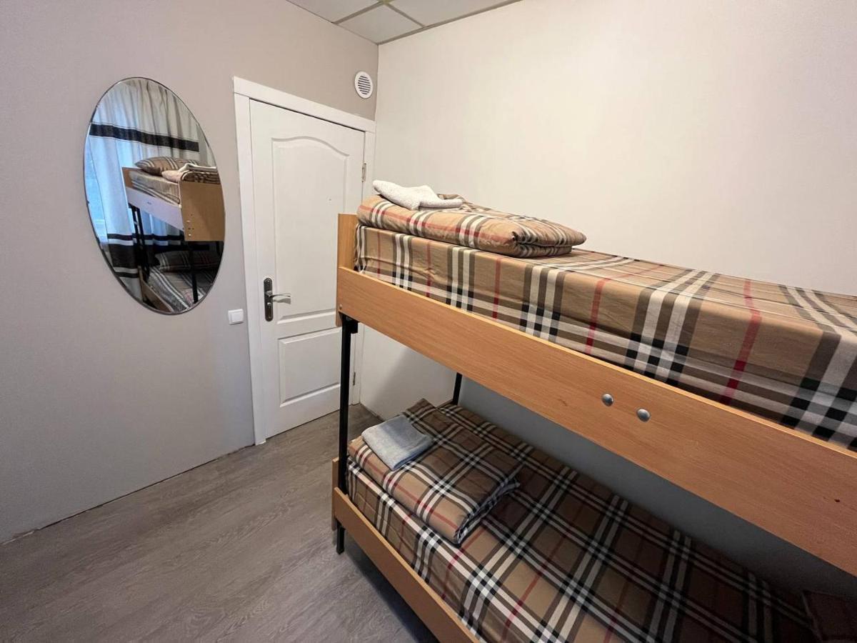 Fox Hostel Kiev Esterno foto