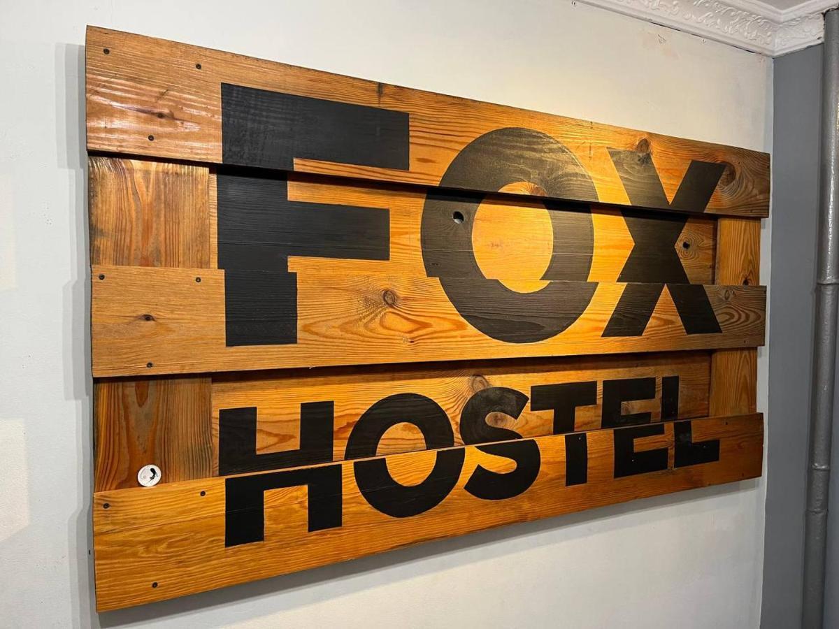 Fox Hostel Kiev Esterno foto