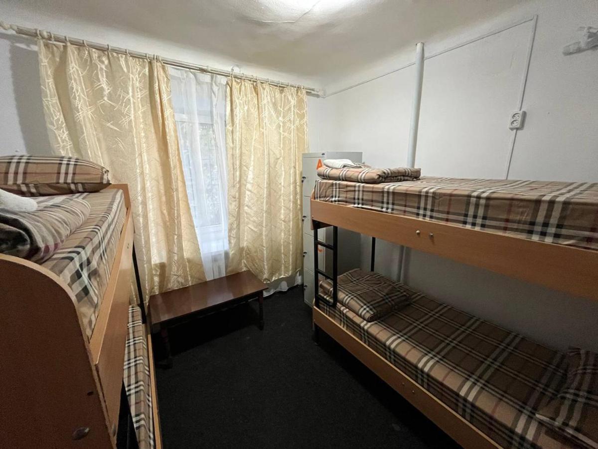 Fox Hostel Kiev Esterno foto