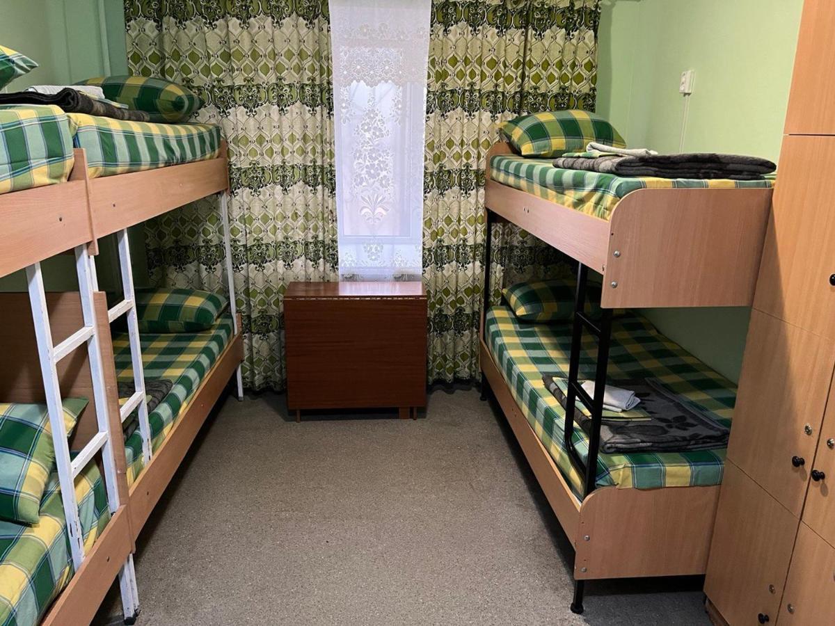 Fox Hostel Kiev Esterno foto