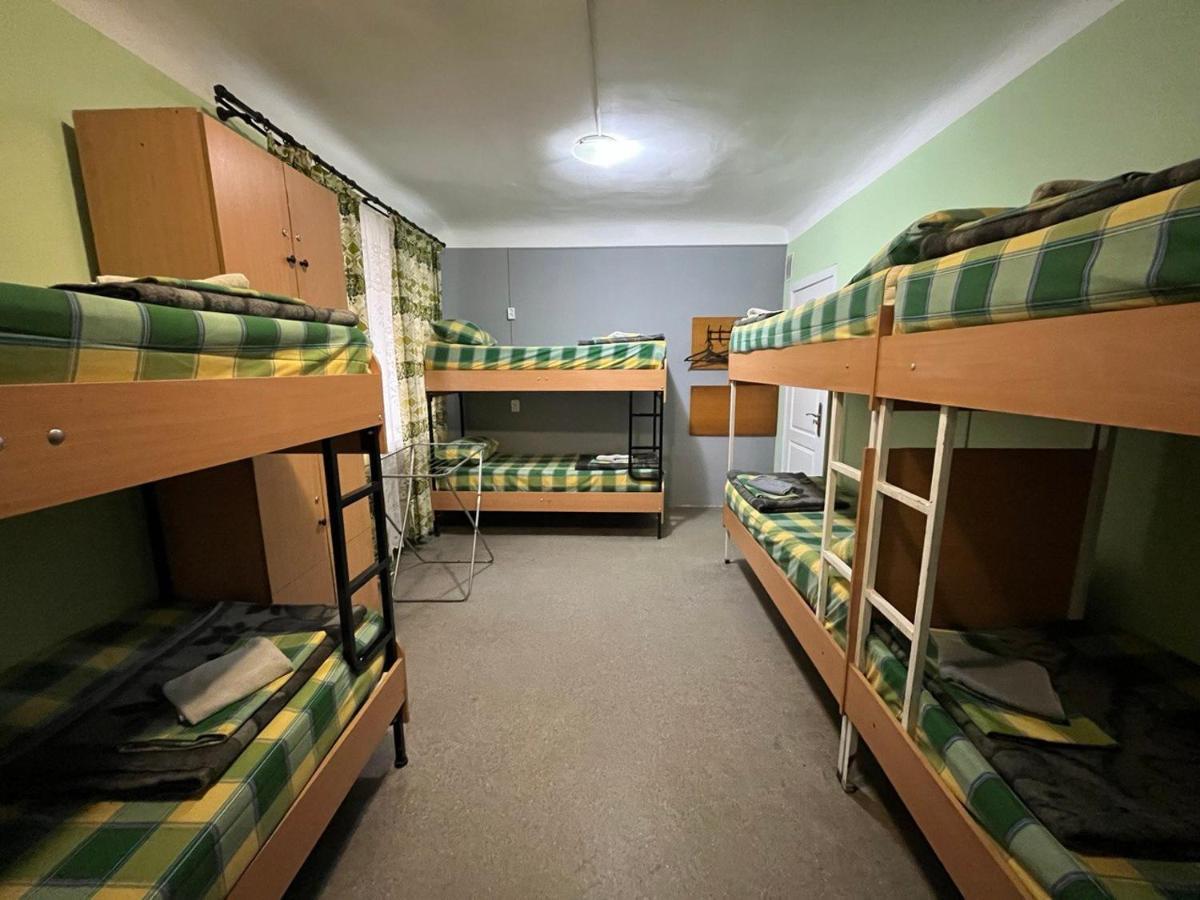 Fox Hostel Kiev Esterno foto